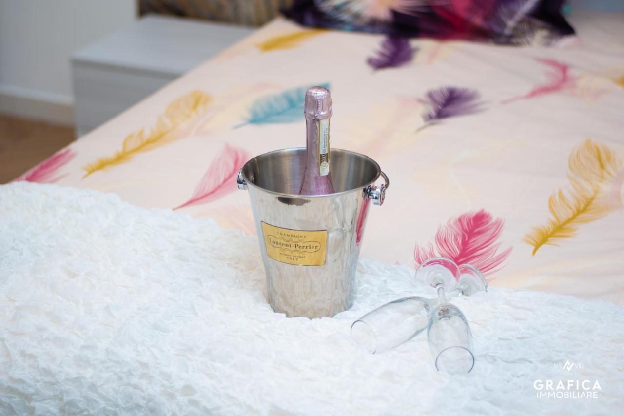 Ameli Home Luxury Apartment Taranto Bagian luar foto