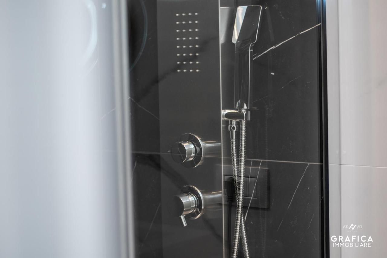 Ameli Home Luxury Apartment Taranto Bagian luar foto