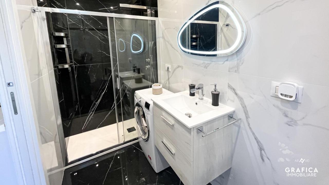 Ameli Home Luxury Apartment Taranto Bagian luar foto